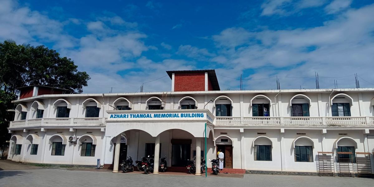 Academy of Sharia and Advanced Studies (ASAS), an Islamic institution in Thrissur, teaches its students Sanskrit, Gita, Upanishads, Ramayana and Mahabharata (asasmic/Facebook)