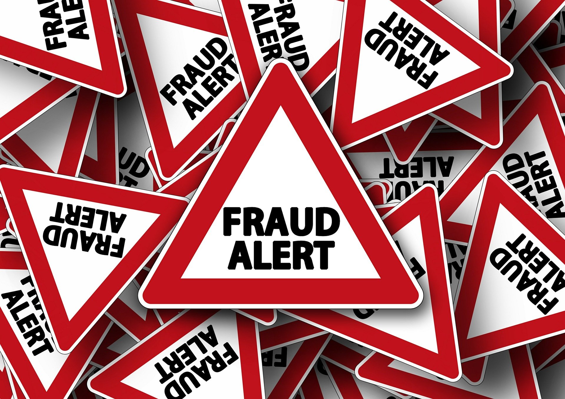 The Kerala Police have registered two cases of cheating against a civil police officer, who is yet to be apprehended. (Creative Commons)