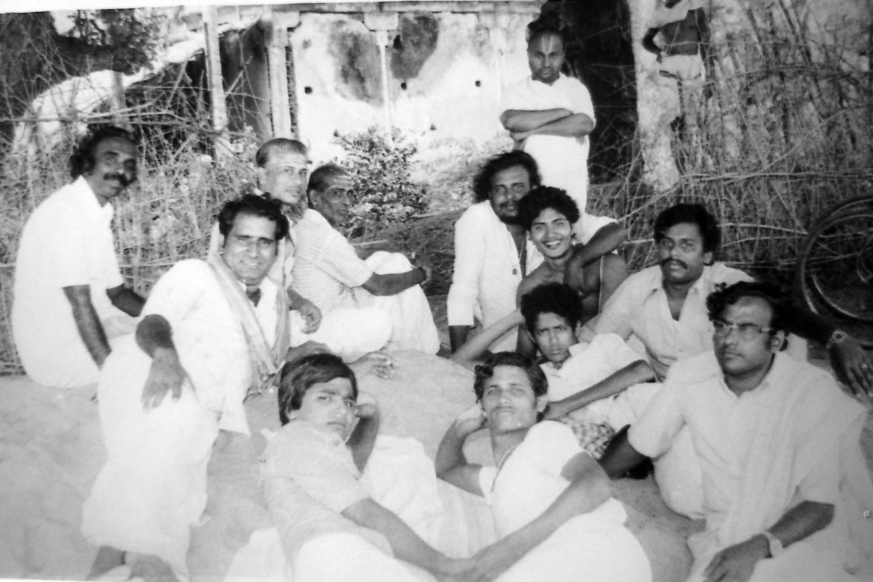 Funeral - a young Sauri with his team front left