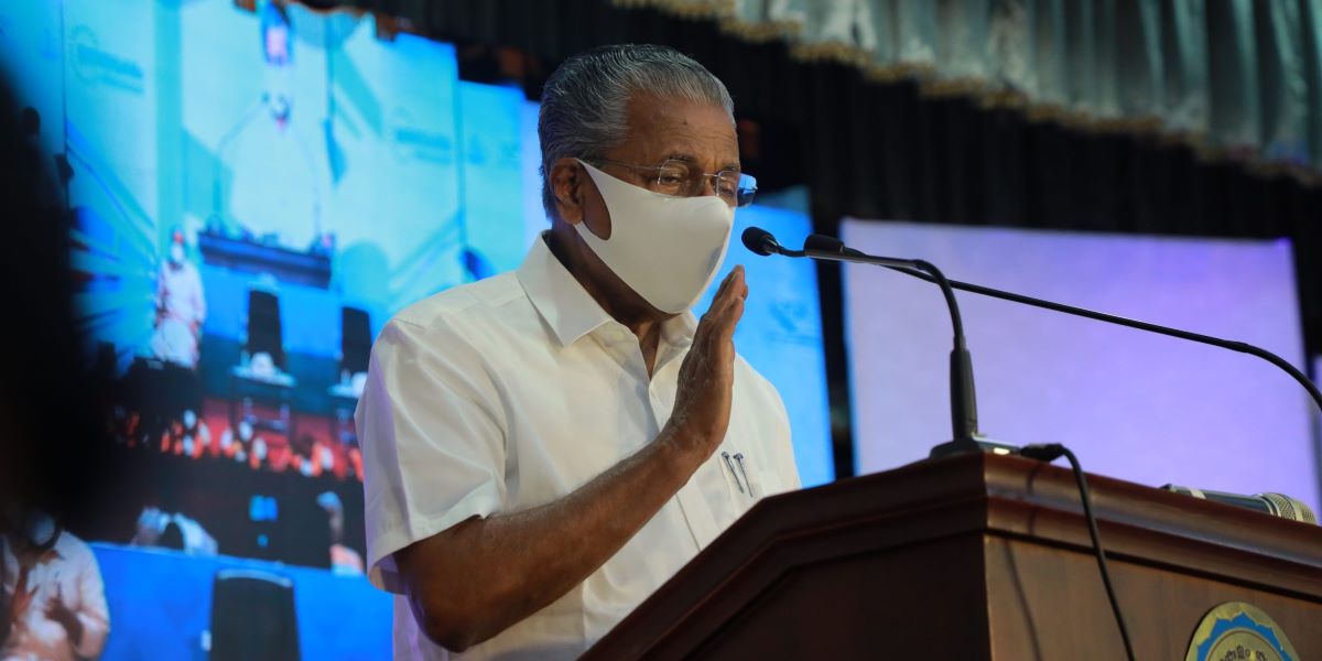 Pinarayi Vijayan explaining the SilverLine project to the people in Kochi. (Official Website/keralarail.com)