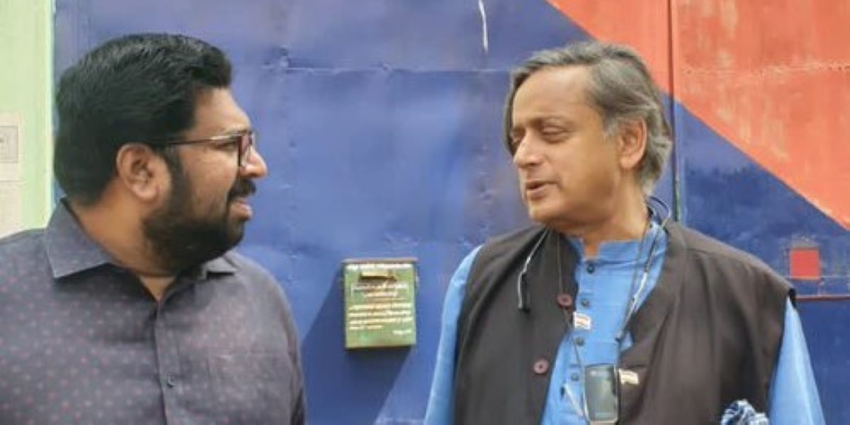 Shashi Tharoor with Congress leader KS Sabarinadhan in Thiruvanathapuram. (ShashiTharoor/Twitter)