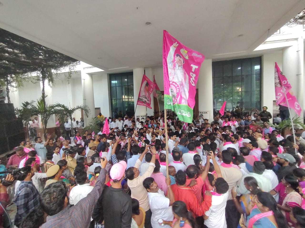 TRS wins Munugode byelection TRS workers celebrate Munugode by-poll victory at the party headquarters in Banjara Hills, Hyderabad on 6 November.