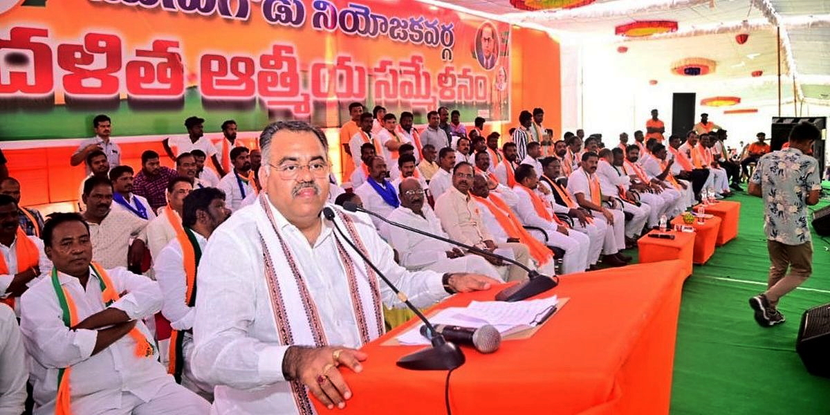 Tarun chugh BJP general secreatry Tarun Chugh, who complained to the poll panel that his party's leaders' phones were being tapped by the TRS, is seen campaigning in Munugode in this file photo. (tarunchughbjp/Twitter)