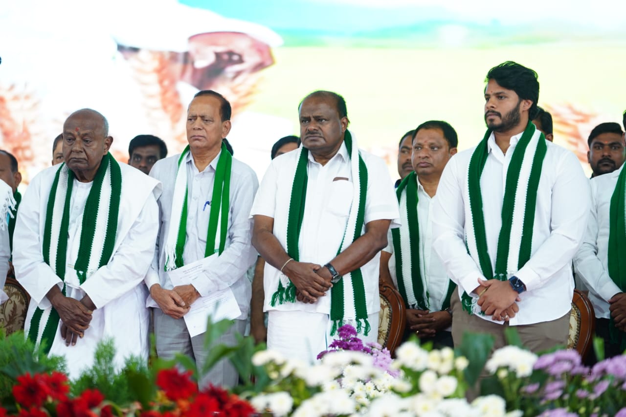 JD(S) Pancharatna Rathayatre in Mulubagal, Kolar JD(S) Pancharatna Rathayatre in Mulubagal, Kolar