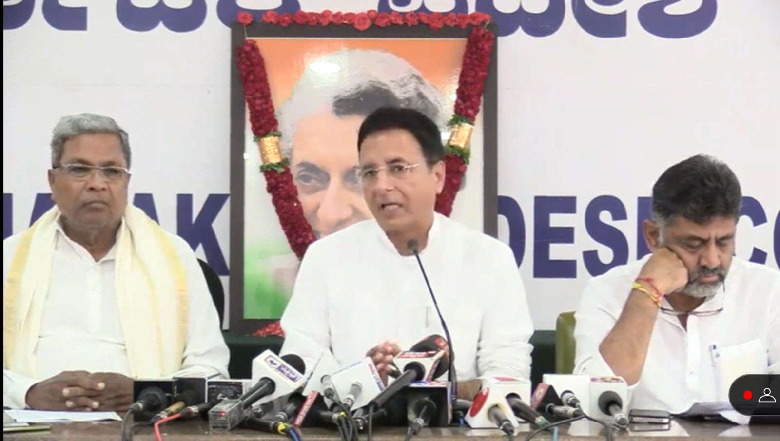 WhatsApp Image 2022-11-19 at 16.13.46 Congress leaders at the KPCC Office releasing documents on the Voters Data Theft Scam