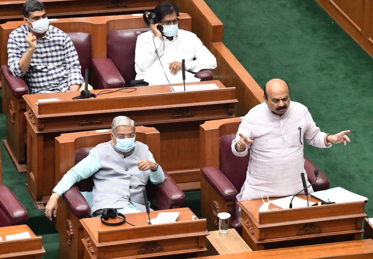 Maharashtra passes resolution over border dispute; Firm on our stand, says Karnataka