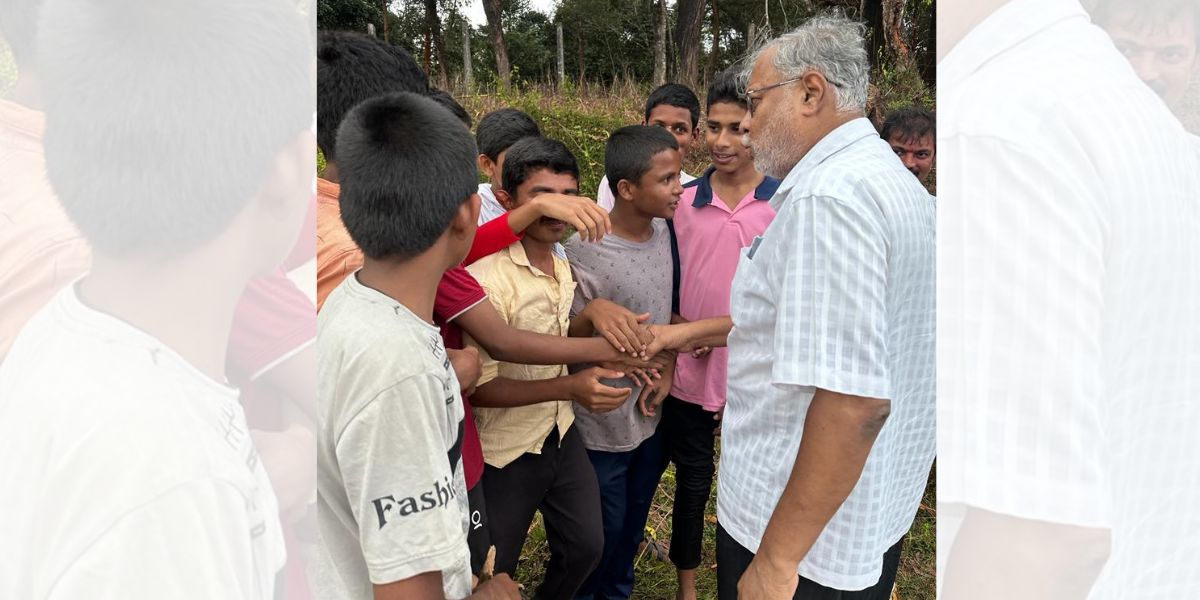 Karnataka BJP MLA Suresh Kumar interacting with children. (nimmasuresh/Twitter) Karnataka BJP MLA Suresh Kumar interacting with children. (nimmasuresh/Twitter)