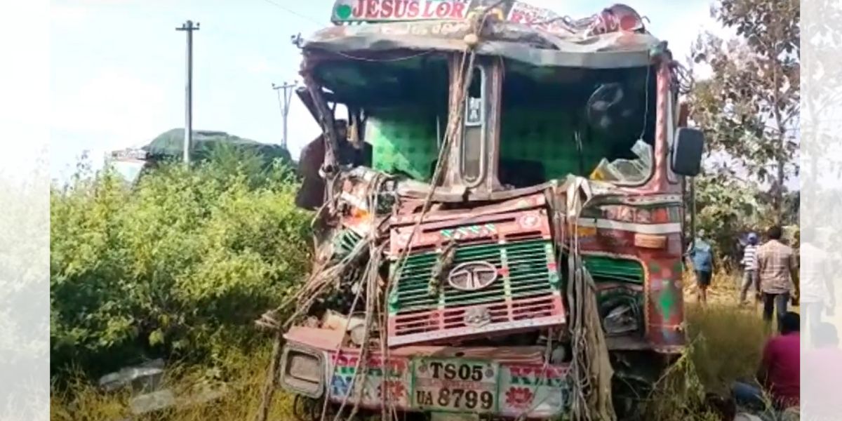 Lorry accident in Andhra Pradesh. (Screengrab)