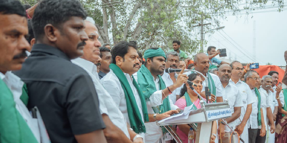 New Project (12) Tamil Nadu BJP chief K Annamalai thanked the government for accepting the plea of farmers and his party. Pictured is Annamalai addressing a protest rally against the land acquisition move in Coimbatore early this month. (Twitter)