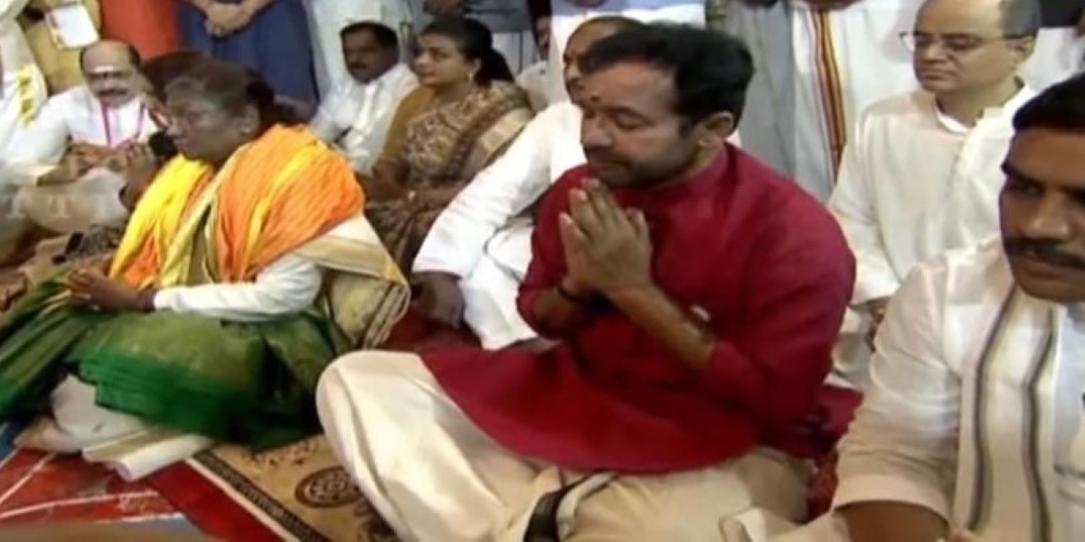 President Droupadi Murmu at Tirupati Temple. (SVishnuReddy/Twitter)