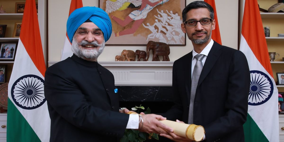Taranjit Singh Sandhu, ambassador of India to the US, awarding Padma Bhushan to Alphabet CEO Sundar Pichai.(SandhuTaranjitS/Twitter)