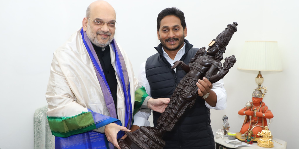 AP CM Jagan Mohan Reddy met with Union Home Minister Amit Shah on Thursday. (YS Jagan Mohan Reddy/Twitter)
