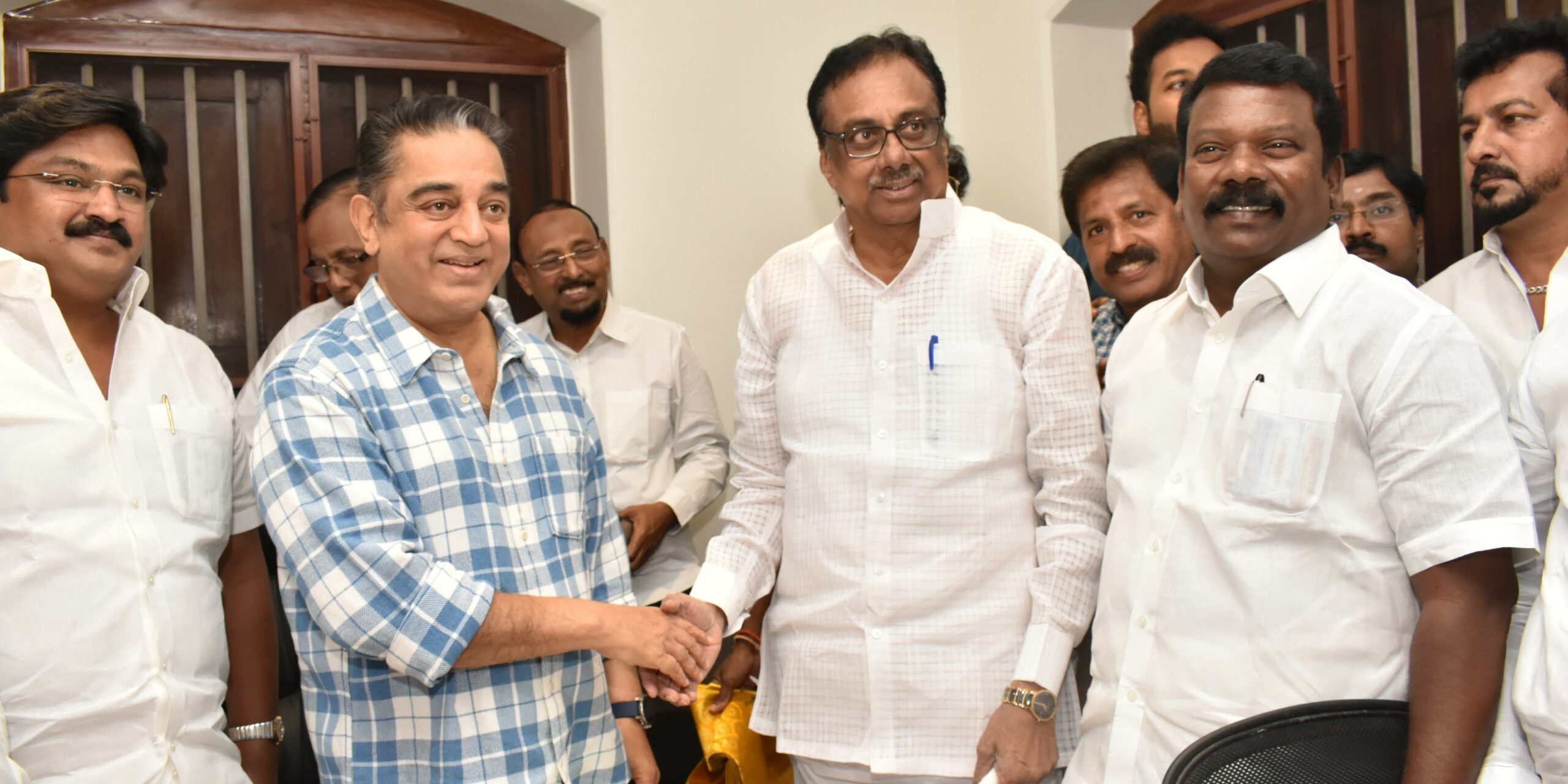 EVKS Elangovan met Kamal Haasan on 23 January seeking the MNM chief’s support in Erode East bypoll. (maiamofficial/Twitter) Kamal Haasan supports Elangovan