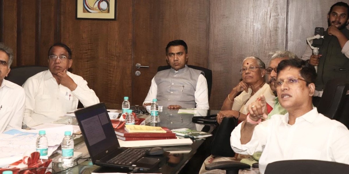 Goa Chief Minister Pramod Sawant meeting with members of Mhadei Bachao Abhiyan in Panaji. (DrPramodPSawant/Twitter) stop work notice to Kalasa-Banduri project