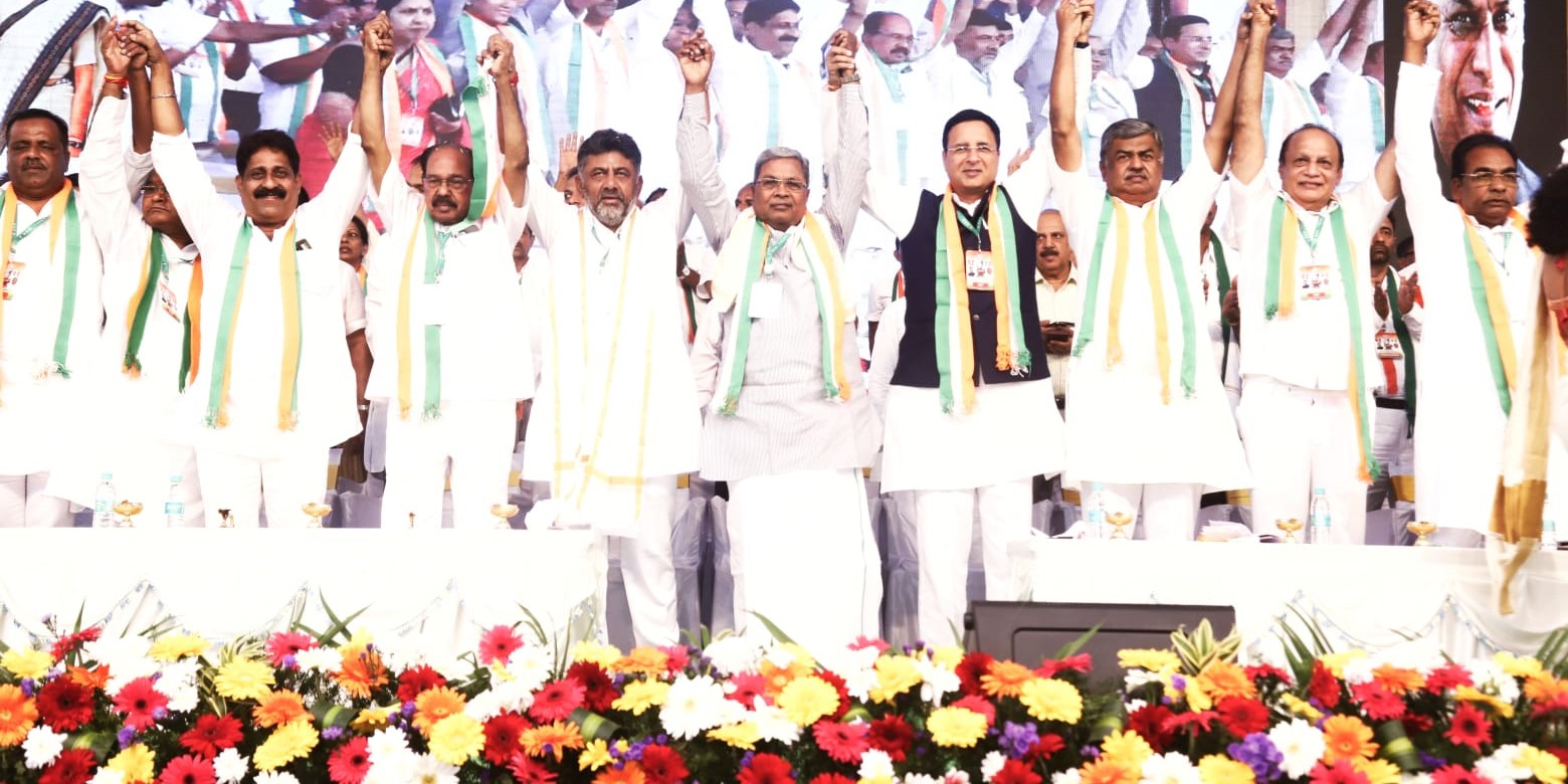 Karnataka Congress leaders during Praja Dhwani Yatra. (siddaramaiah/Twitter) Congress 10-point manifesto