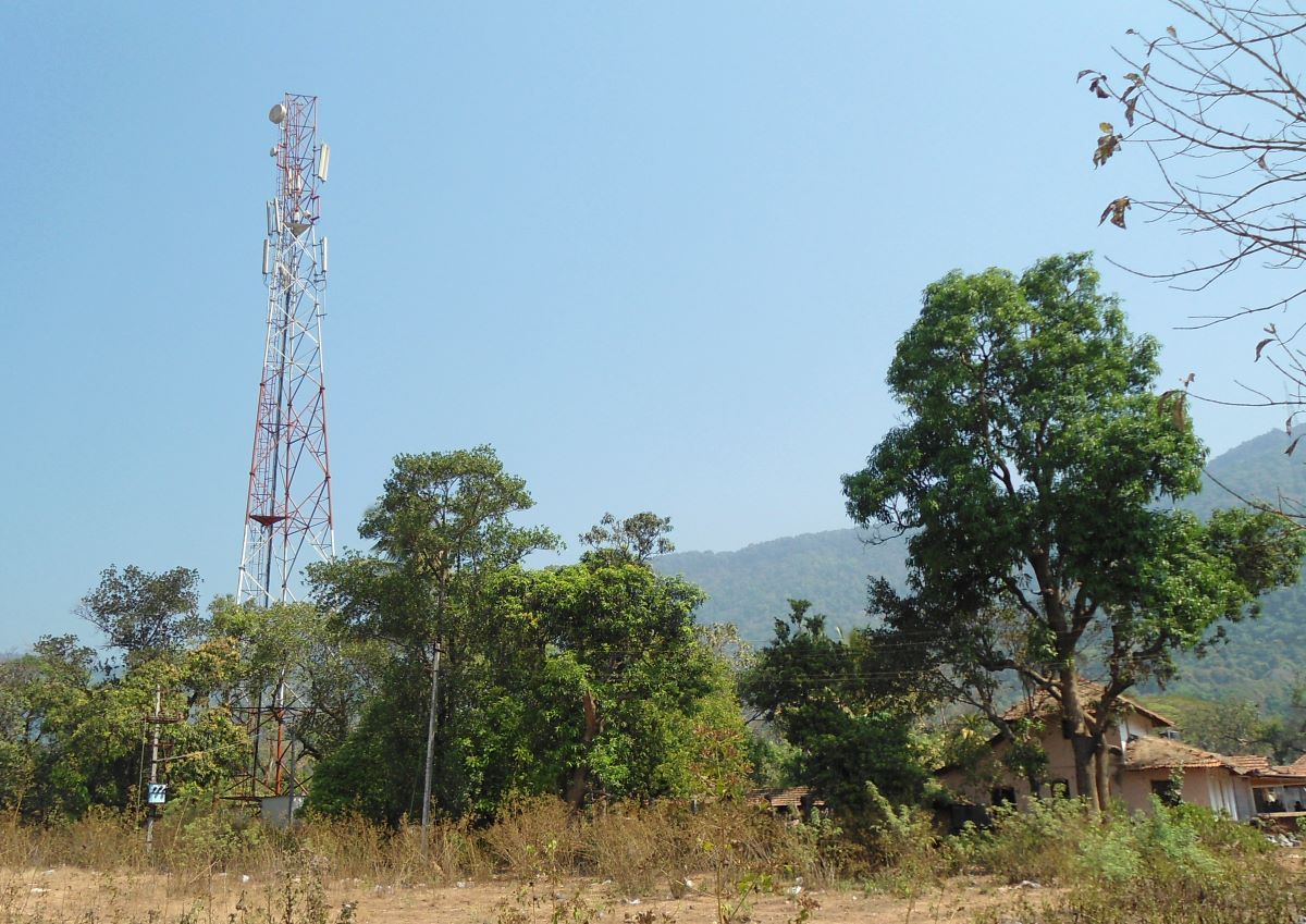A mobile tower in Karnataka. Radio remote units were stolen by thieves from mobile towers in Bengaluru's Kengeri leading to thousands losing connectivity