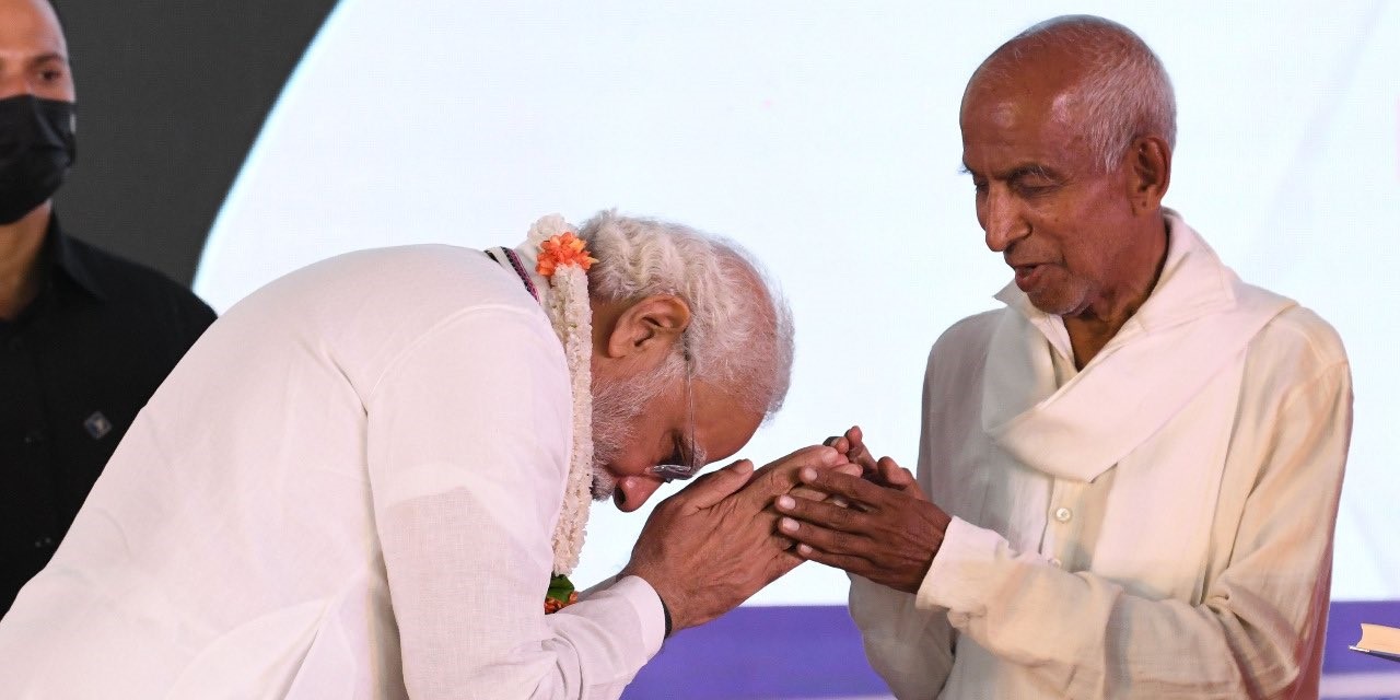 Modi with Swamiji Prime Minister Narendra Modi with Siddheshwara Swamiji.