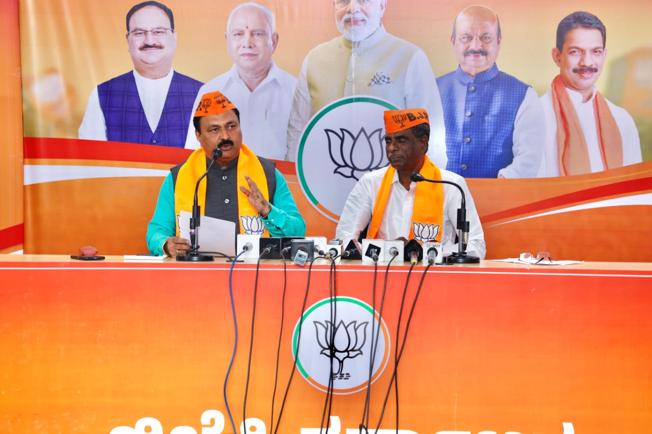 WhatsApp Image 2023-01-14 at 16.56.46 BJP State General Secretary and Campaign Co-Cordinator Mahesh Thenginikai, and Kota Srinivas Poojary - Minister for Social Welfare Department and Backward Classes Welfare