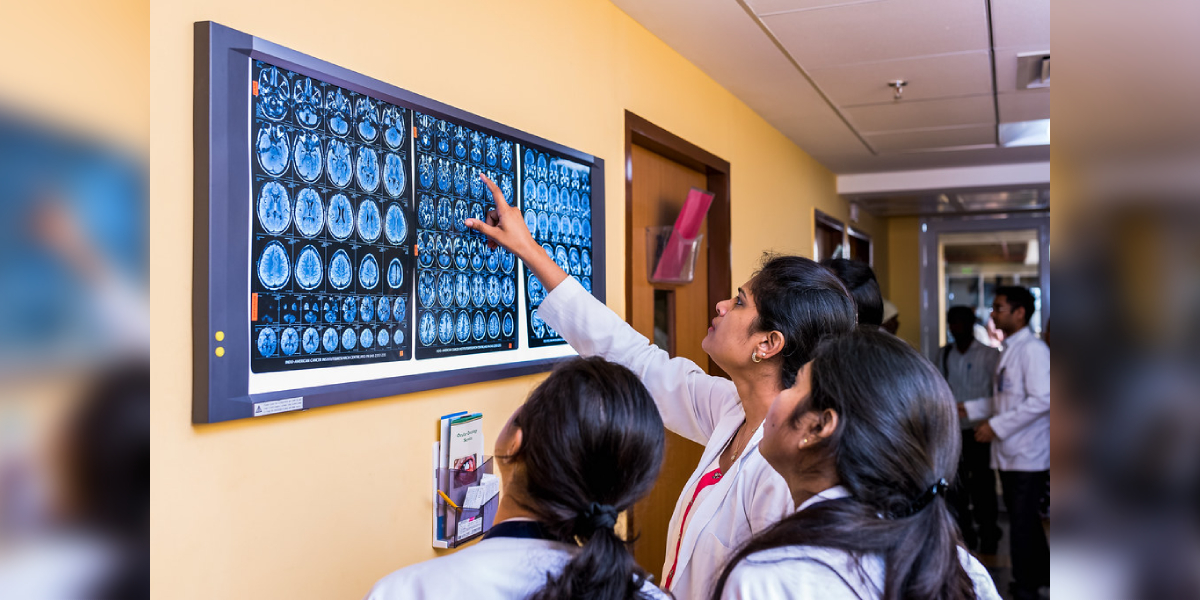 Junior senior PG doctors work culture Dr Preethi senior Junior