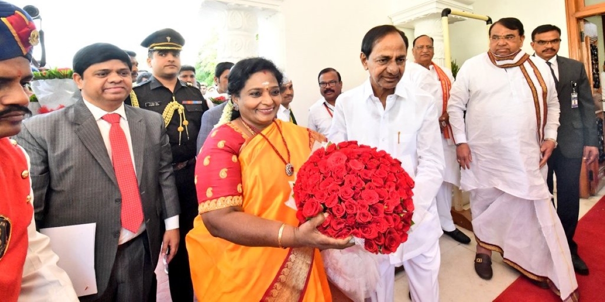 Telangana Governor Tamilisai Soundararajan recieved by Chief Minister KCR before the joint session of the Assembly and Council. (DrTamilisaiGuv/Twitter) Telangana Governor joint session address