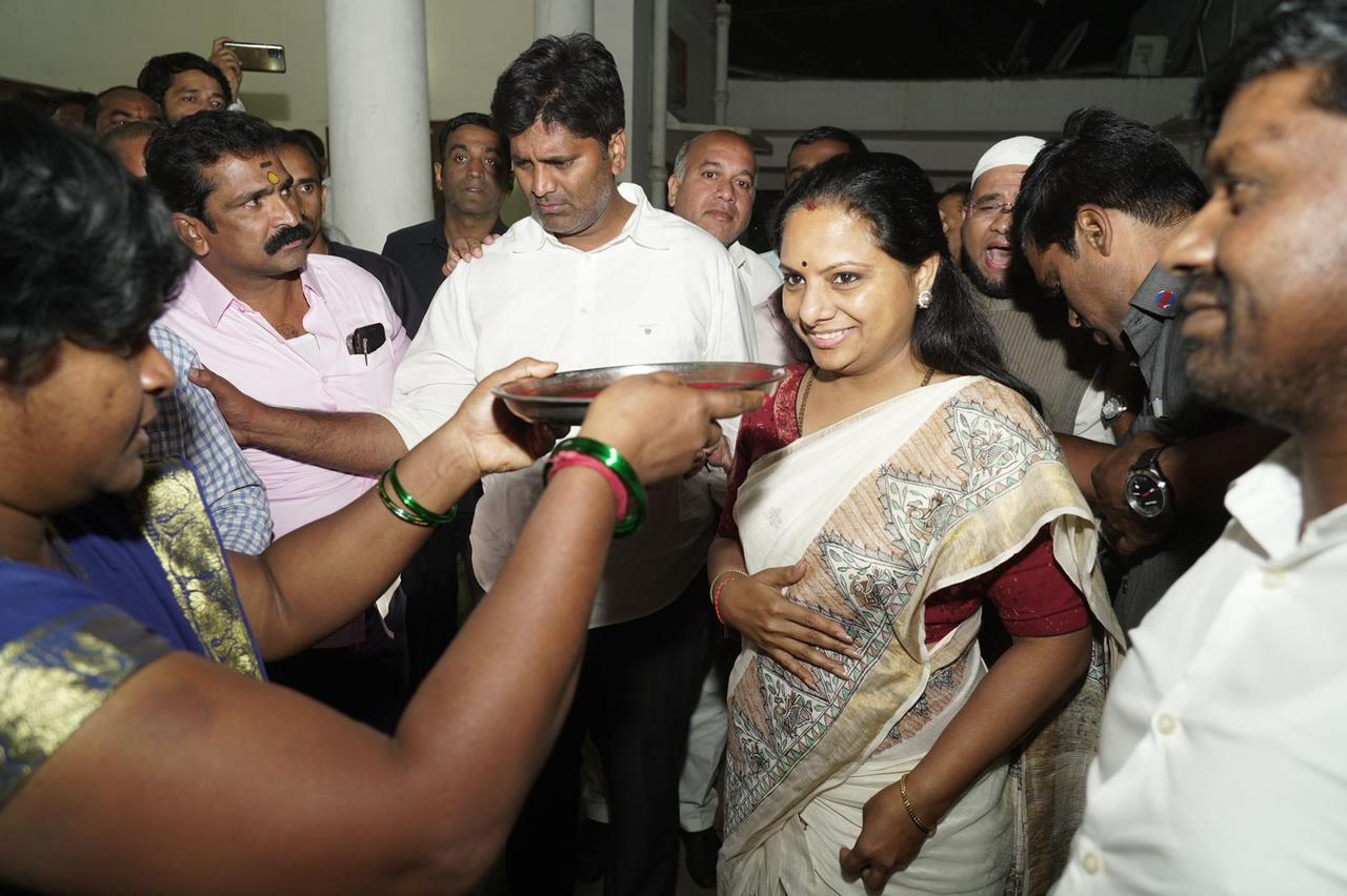 BRS MLC K Kavitha receiving a traditional welcome on her return from ED questioning. BRS MLC Kavitha questioned by ED Enforcement Directorate