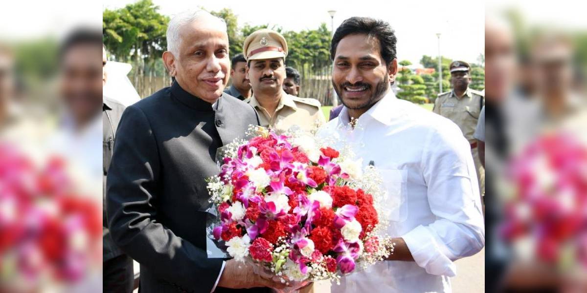 New Project (13) Chief Minister YS Jagan Mohan Reddy receiving Governor JUstice (Retd) S Abdul Nazeer ahead of the Budget Session on Tuesday, 14 March. (Supplied)