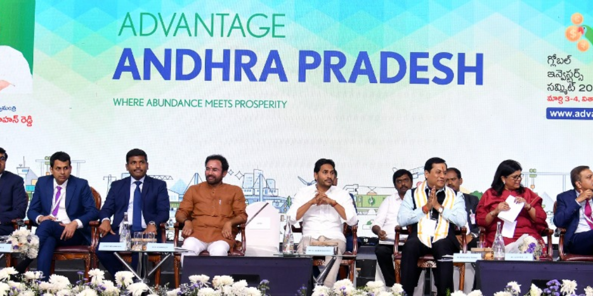 While the first day saw the presence of corporate bigwigs, the second day saw a dash of political presence. (Twitter)