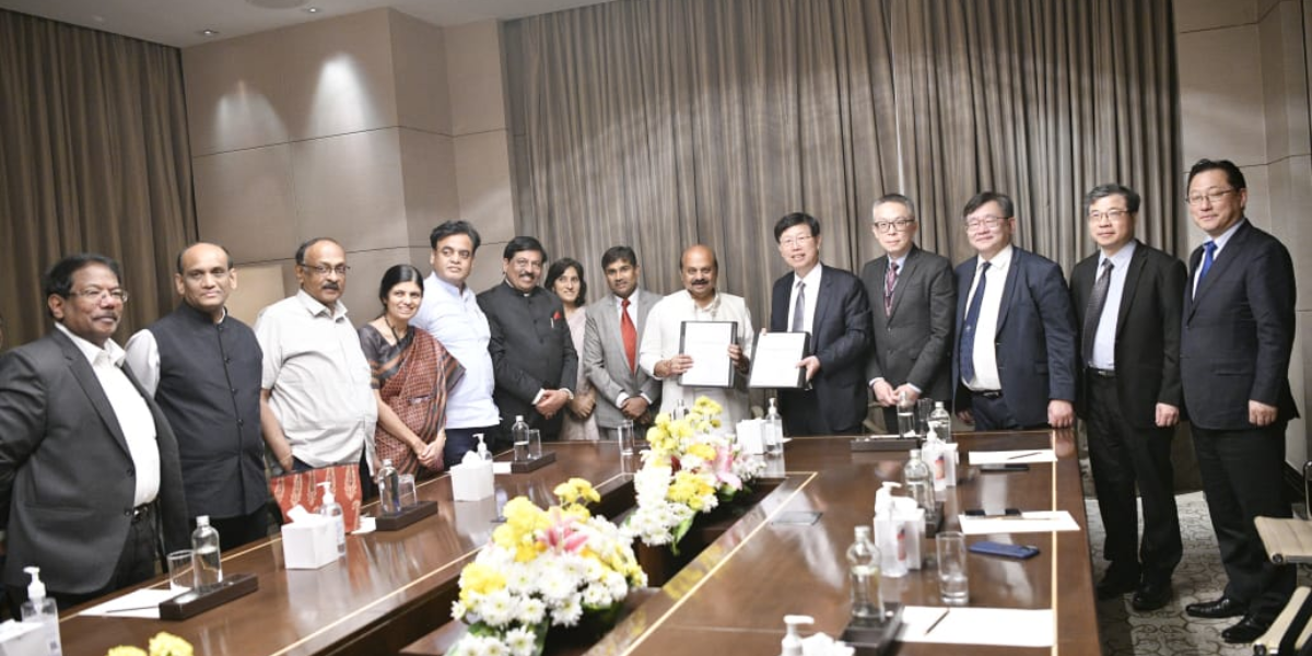 Foxconn had signed a "Letter of Intent", expressing intent to establish a manufacturing facility in a 300-acre land parcel at an industrial area near Doddaballapura. (Twitter)