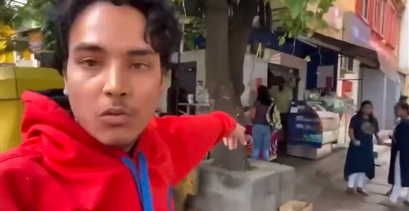 Bihari youth ranting alleging Hindi-speaking people are abused in Karnataka