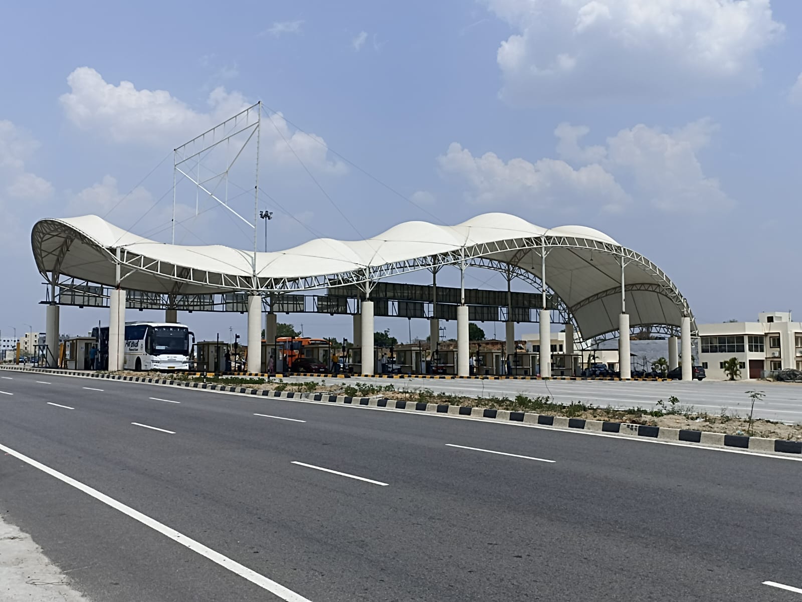 Kaniminike-Sheshagiri Halli plaza on the Bengaluru-Mysuru Expressway. (Bellie Thomas South First) Kaniminike-Sheshagiri Halli plaza on the Bengaluru-Mysuru Expressway.