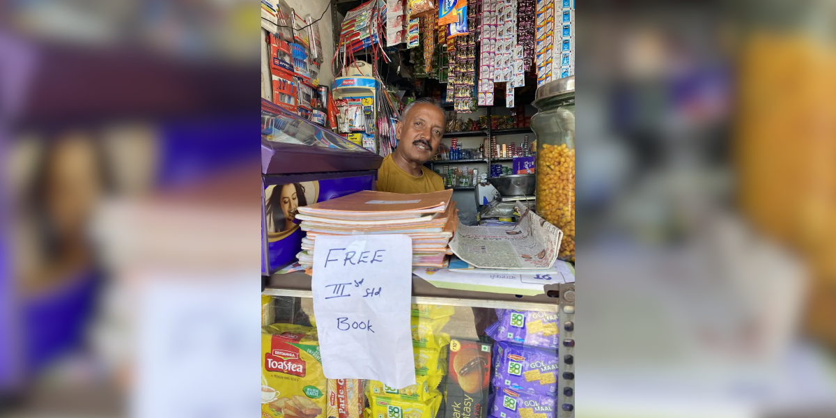 Shopkeeper donates books This shopkeeper was spotted by a photojournalist based out of Mysuru. (Supplied)