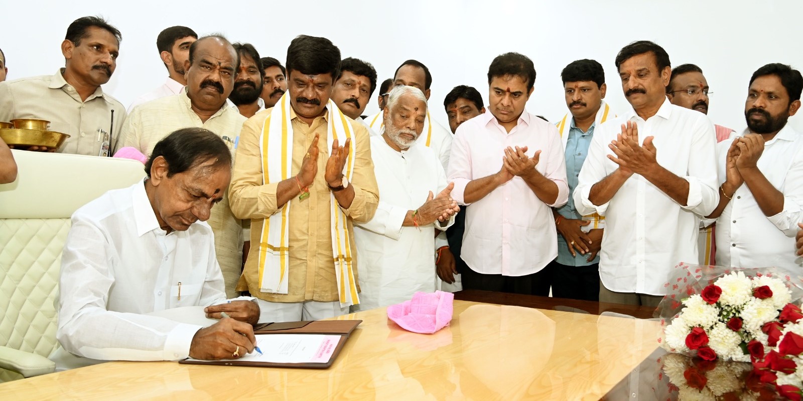 Telangana Chief Minister K Chandrashekar Rao inaugurates BRS central office in New Delhi