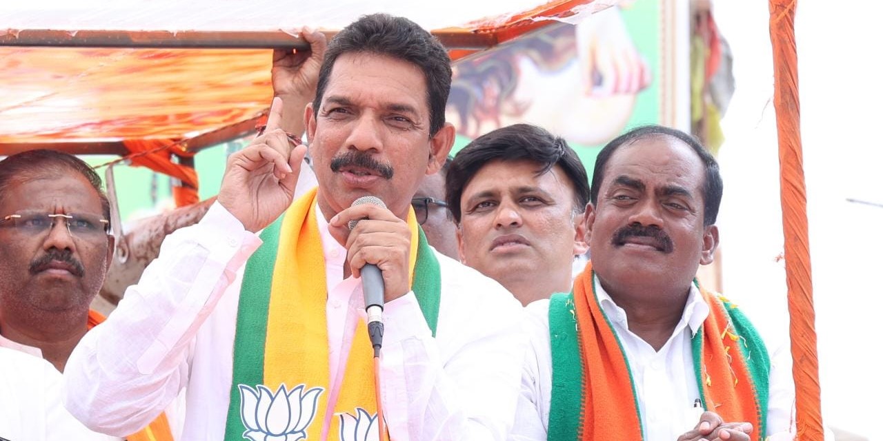 Nalin Kumar Kateel speaking during an election rally. (Twitter)