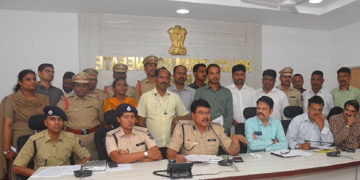 sex determination tests  in Warangal Warangal Police Commissioner AV Ranganath announcing the arrest of the gang in Warangal on Monday. (Supplied)