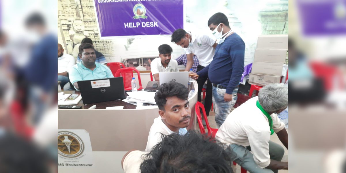 Manvel Marandi (looking at the camera) identified the body of his cousin Bharat Murmu at the Amri Hospital in Bhubaneswar, but the hospital authorities are refusing to hand the body over to him as he is not directly related to the deceased