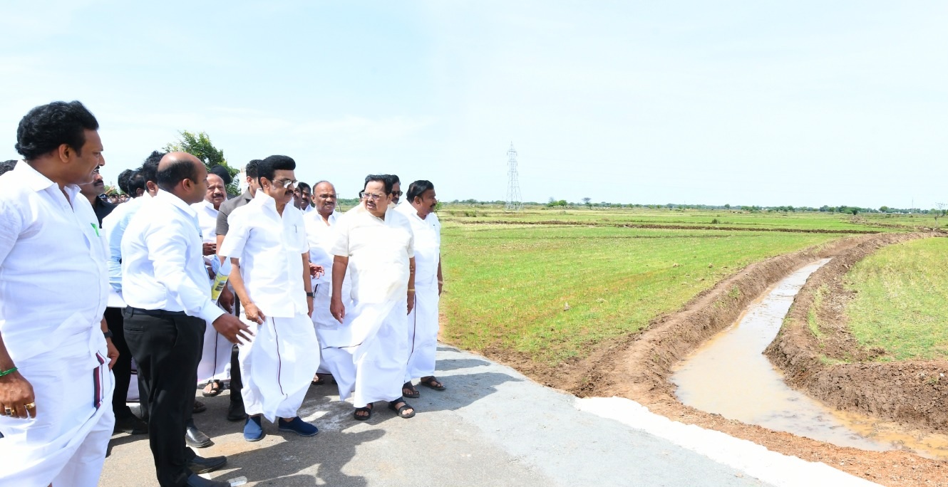 Stalin Inspection On a two-day trip to Tiruchy and Thanjavur, Stalin inspected the desilting works of the water bodies and the irrigation channels. (Supplied)