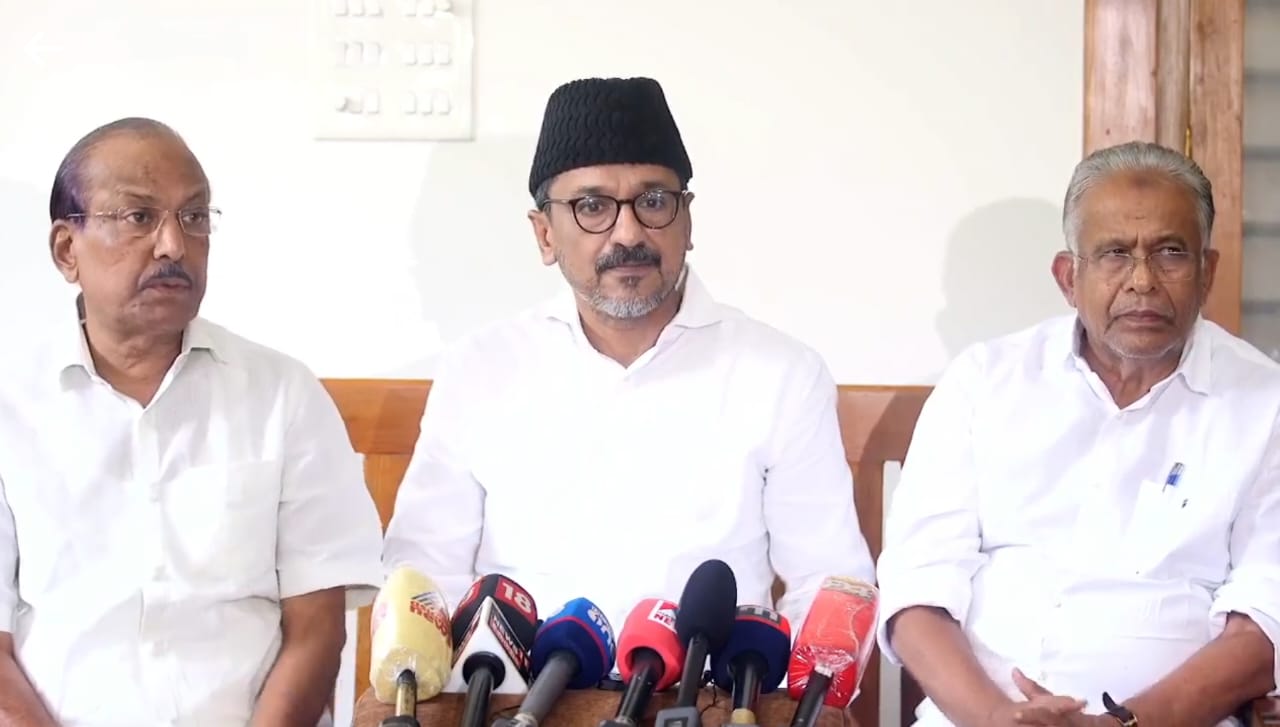 WhatsApp Image 2023-06-28 at 7.14.51 PM IUJML leaders Sadiq Ali Shihab Thangal (Centre), PK Kunhalikkutty (Left) and ET Muhammed Basheer (Right) addressing a press conference. (Screengrab)