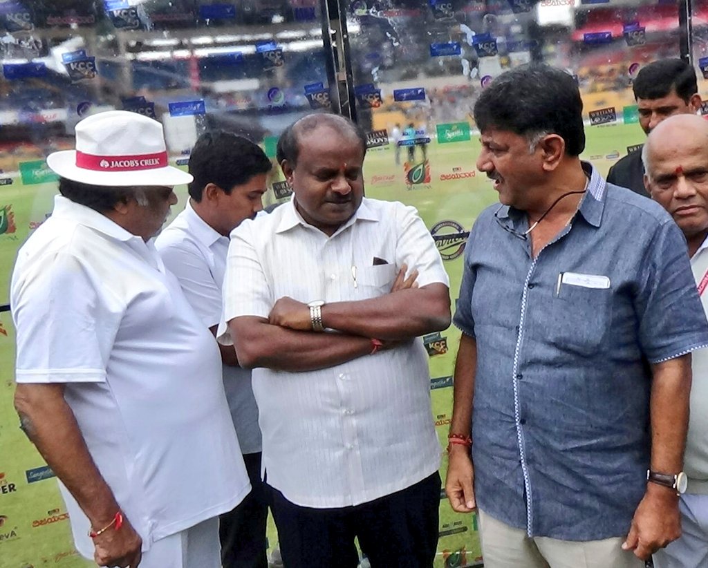 DKS-HDK (2) HD Kumaraswamy with DK Shivakumar. (Supplied)