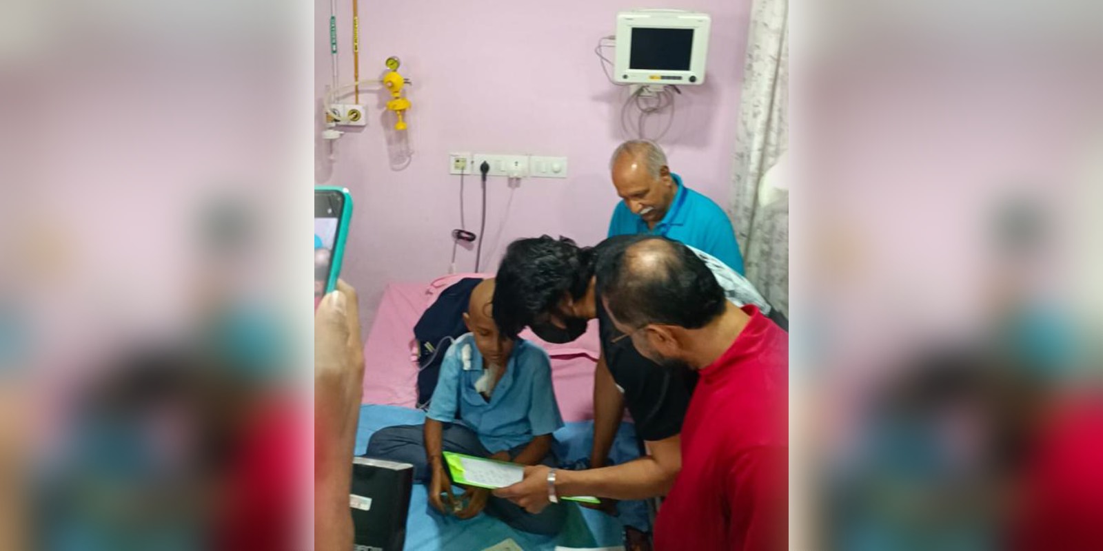Kichcha Sudeepa meets Sakshi at Sri Shankara Cancer Hospital Kichcha Sudeepa meets Sakshi at Sri Shankara Cancer Hospital