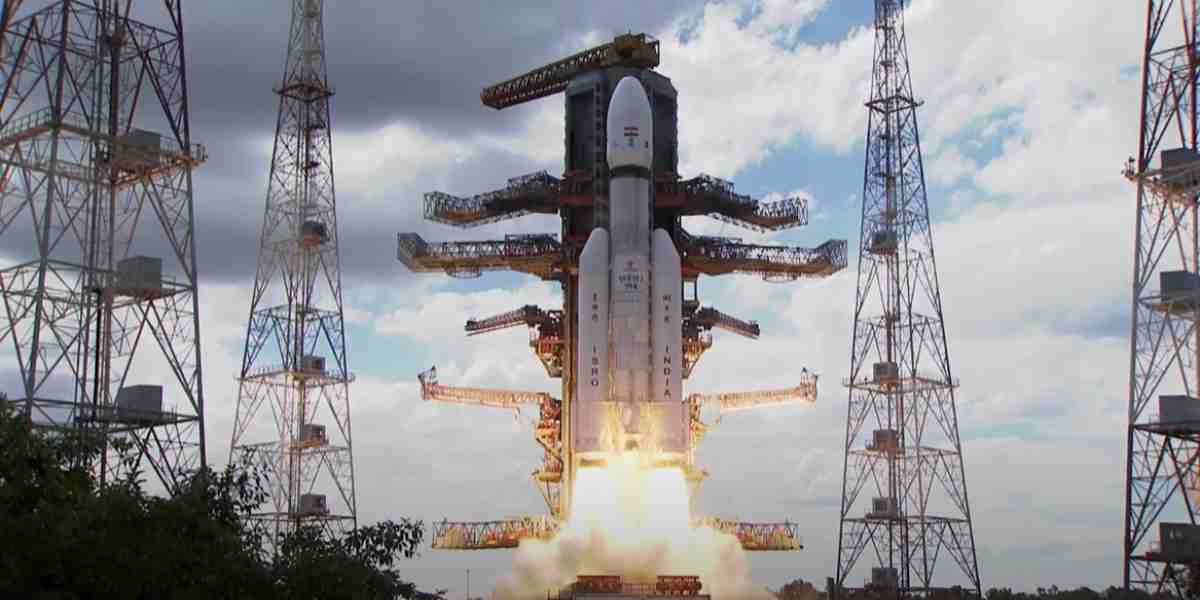 Chandrayaan 3 LMV Mk-3 lifting off from SDRC SHAR.