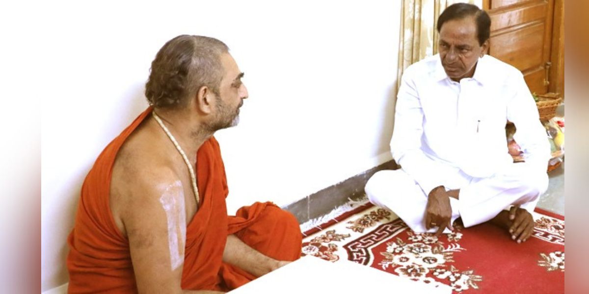 Chinna Jeeyar Swamy with KCR. (Officialwebsite/chinnajeeyar.org) KCR Chinna Jeeyar