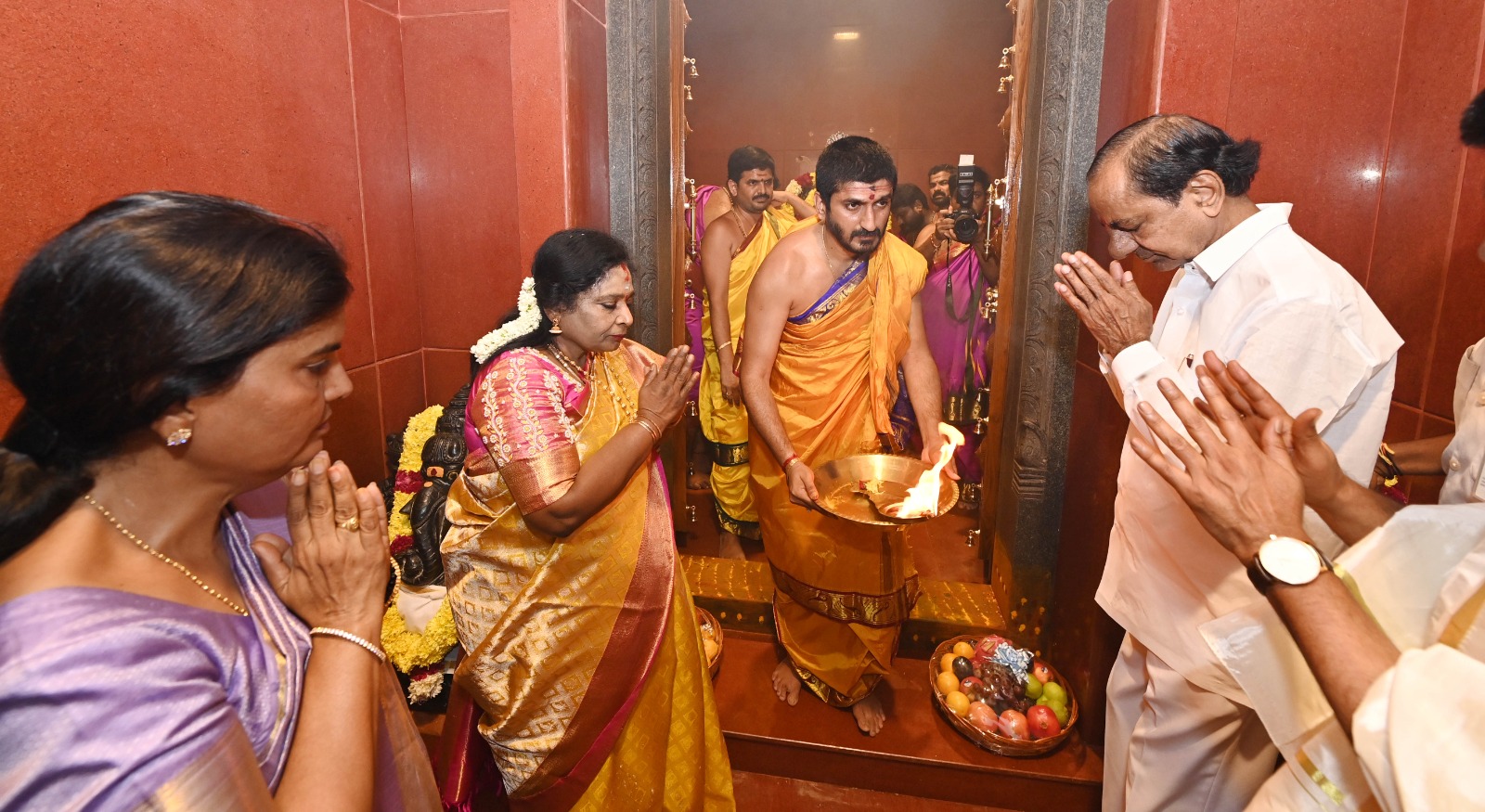 KCR-Governor Telangana Chief Minister K Chandrasekhar Rao and Governor Tamilisai Soundararajan after the inauguration of the temple. (Telangama CMO/X)