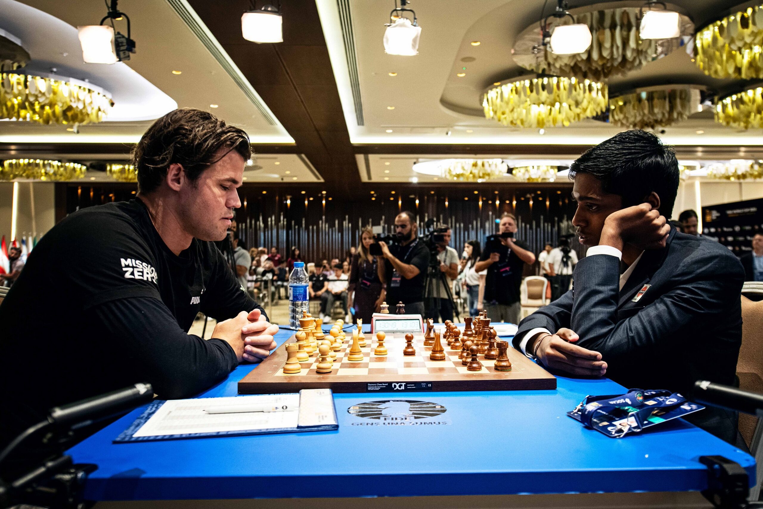 Pragg vs Carlsen. Praggnanandhaa world cup