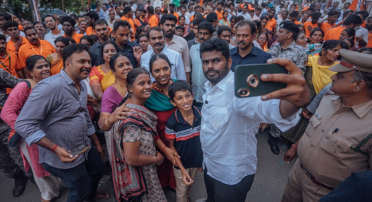 Annamalai selfie K Annamalai found time to click selfies with only a few. (South First)