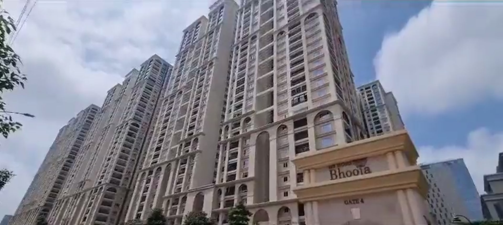 Class 10 Hyderabad boy falls from apartment complex's 35th floor; 'academic pressure' might be a reason, says cops (2)