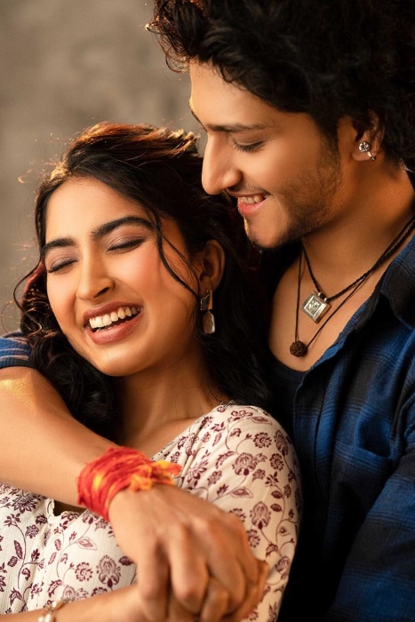 Debutant Saanya Iyer with debutant Samarjit Lankesh in 'Gowri' directed by Indrajit Lankesh