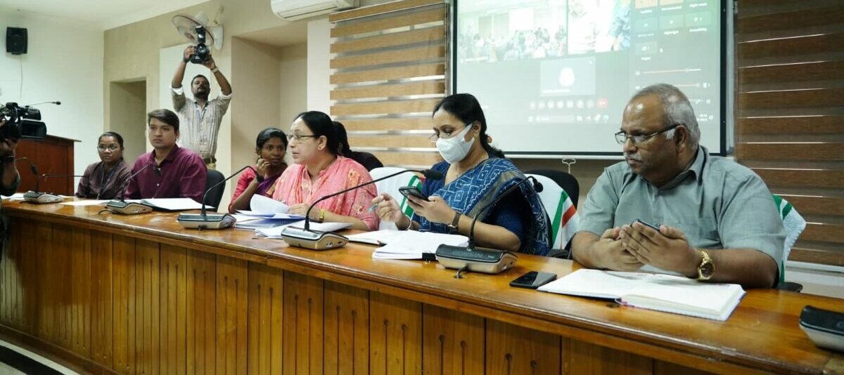 Health Minister Veena George and Kozhikode collector A Geetha at the review meeting of Nipah outbreak