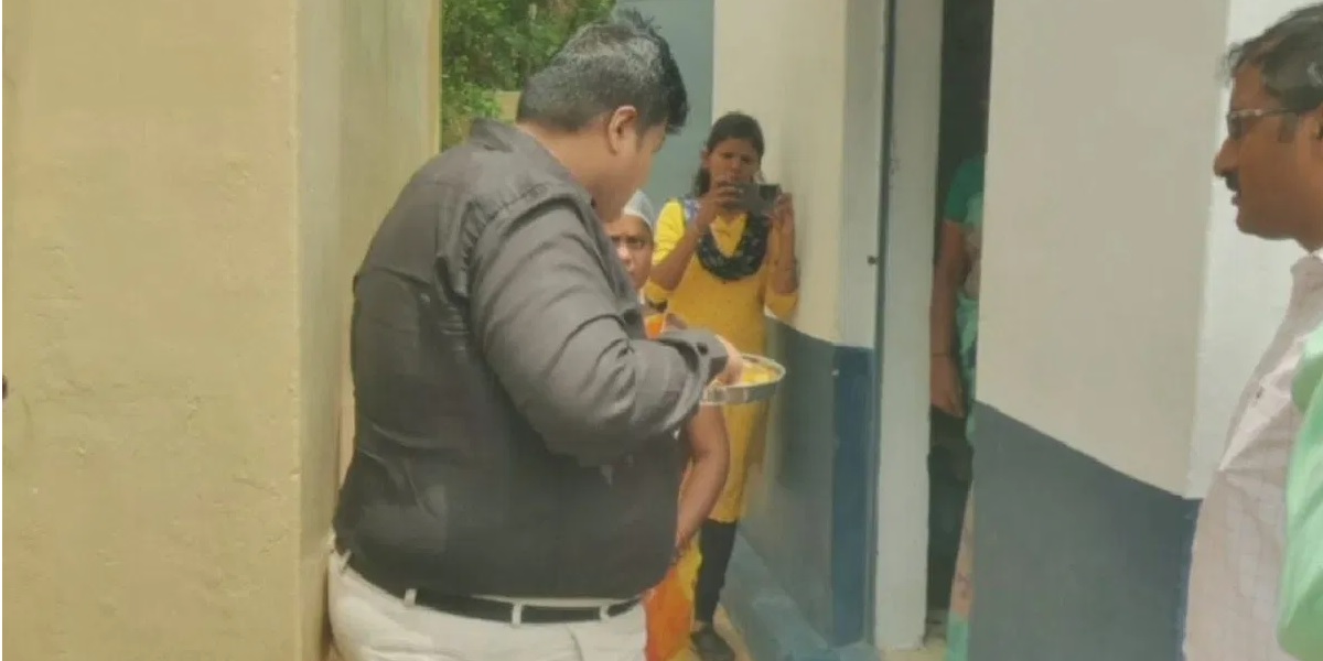 Collector Prabhushankar appealed to the parents to not sow discrimination in the minds of their wards and also explained the consequences of caste discrimination. (Supplied)