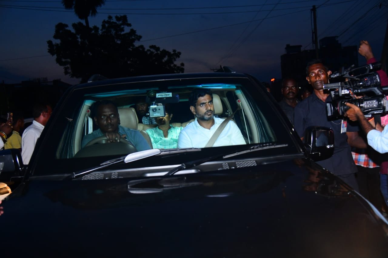 Nara Lokesh arriving to meet with his father and TDP chief Chandrababu Naidu at the SIT office. Chandrababu Naidu arrest