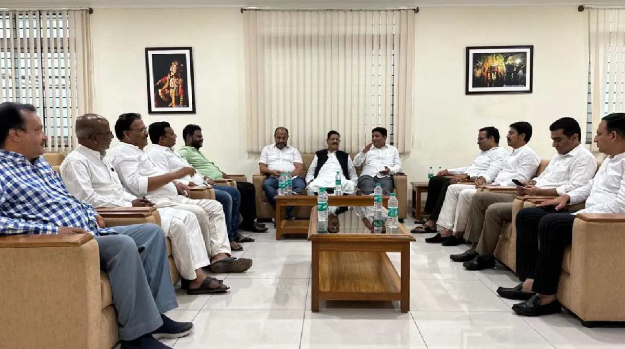 Screenshot 2023-09-24 204432 The meeting among JD-S minority leaders at the Kumara Krupa guest house in Bengaluru on Sunday